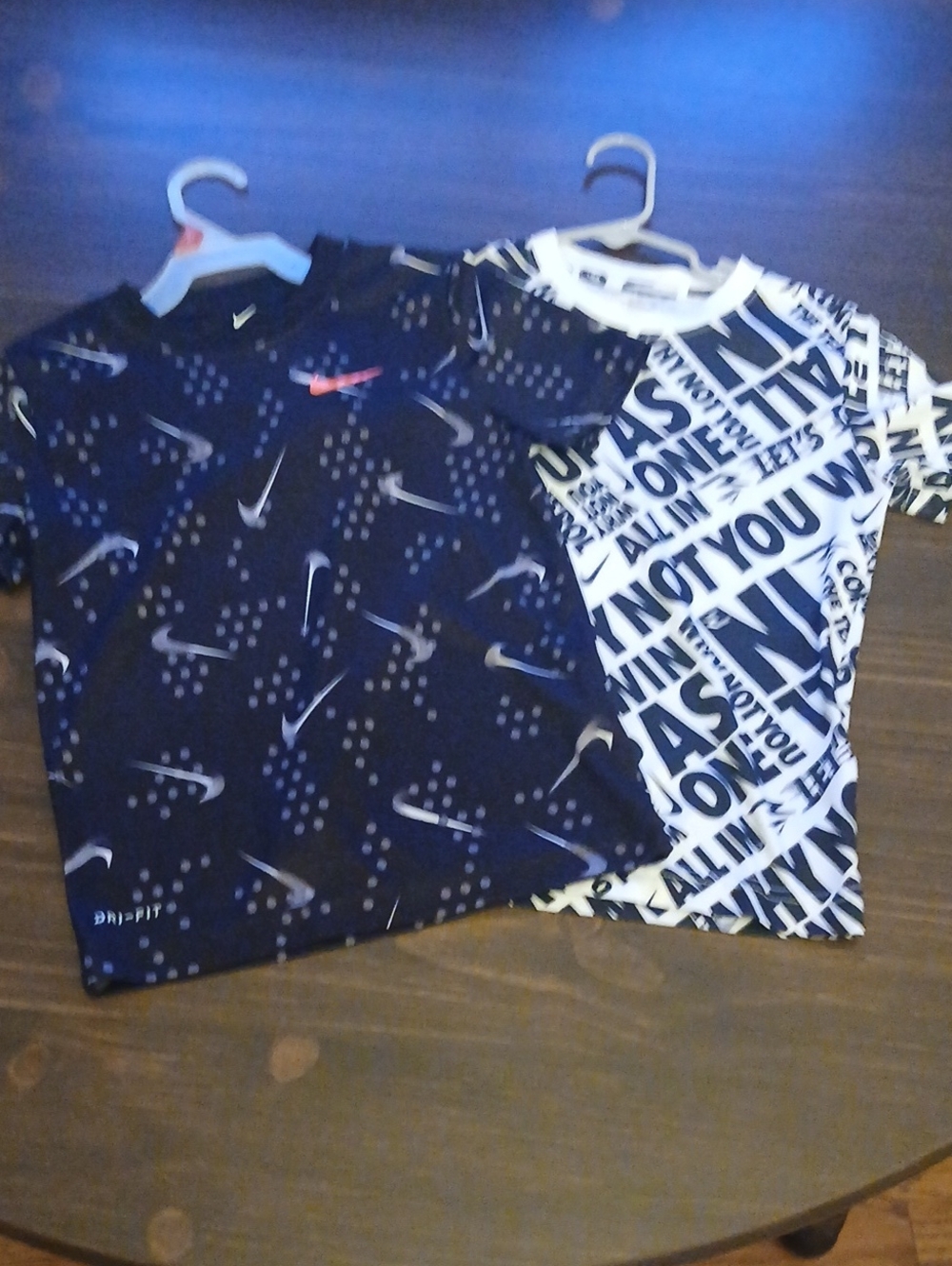 ✔️ Nike Kids Black & White Graphic Short Sleeve Tees